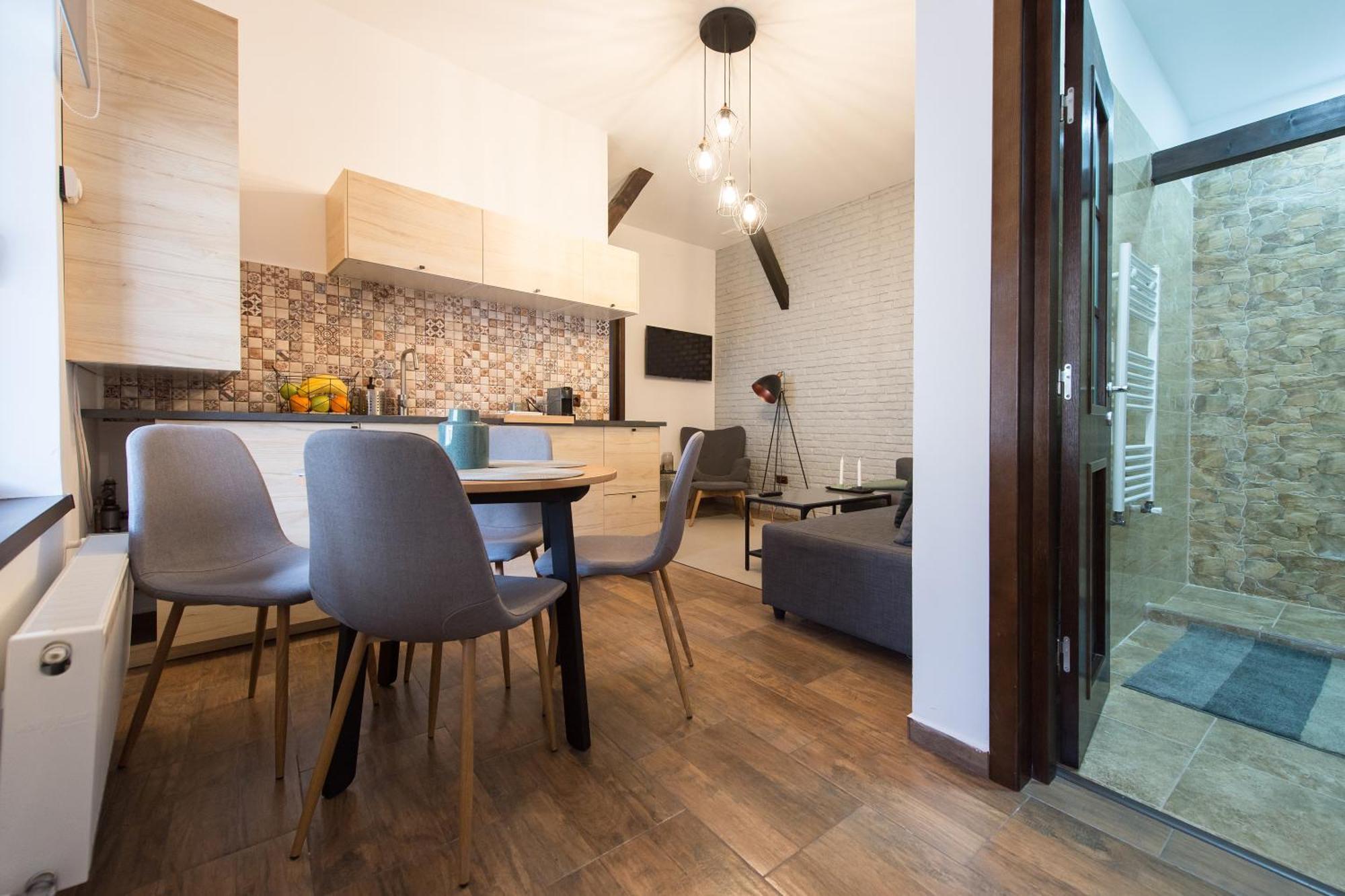 Lovely Brasov Flat With Patio And Mountain Views Exterior foto