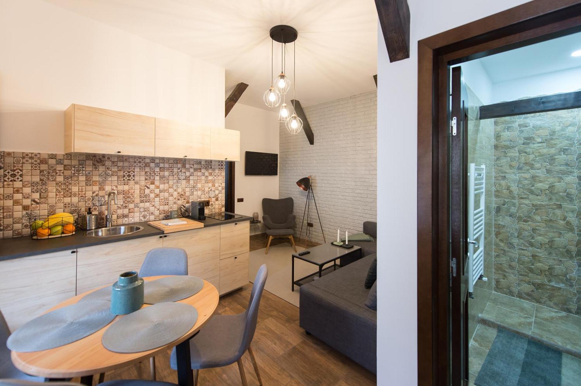 Lovely Brasov Flat With Patio And Mountain Views Exterior foto